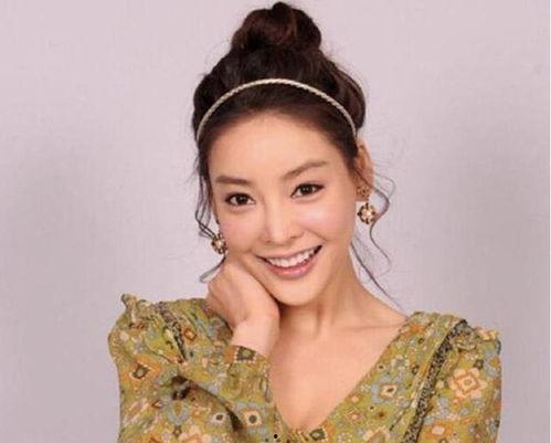 娱乐之明星美女后宫,明星后宫的华丽盛宴